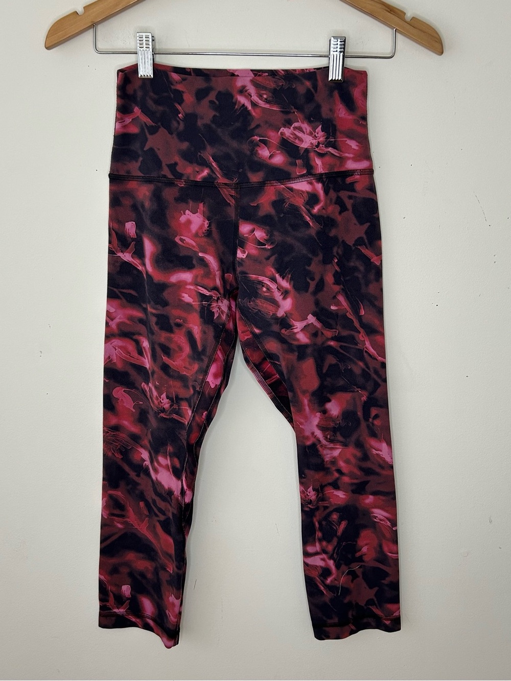 Lululemon Align High Rise Crop Leggings Size 6 Intensity Pink Blossom